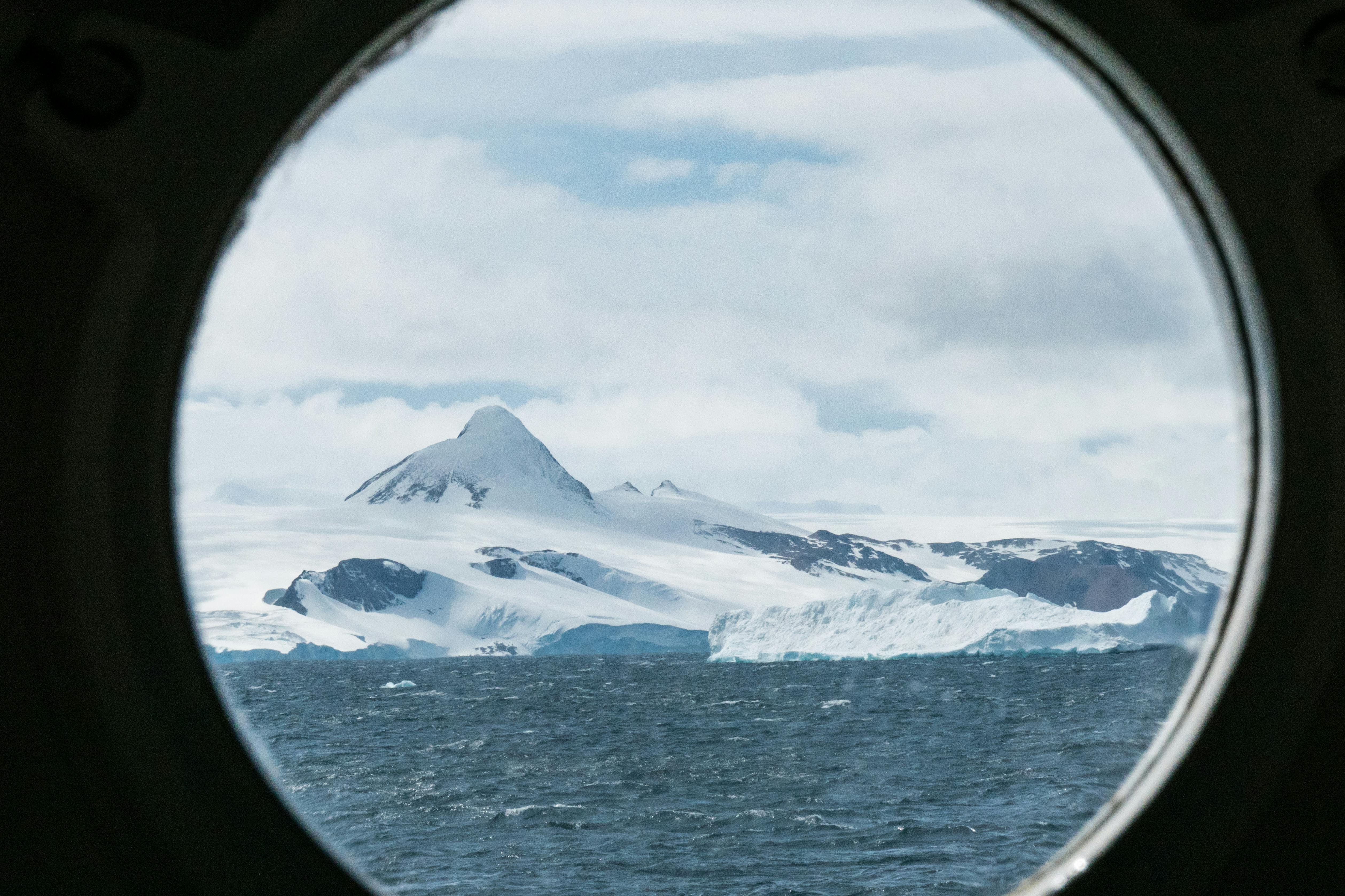 Private polar expedition photography in Antarctic waters